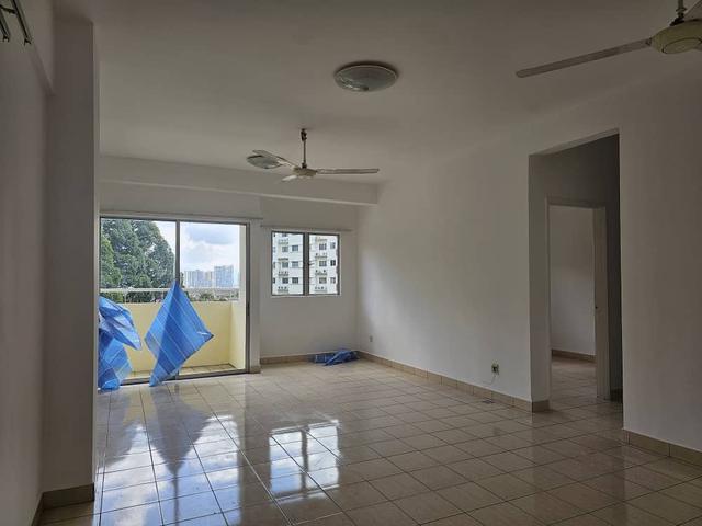 Condominium for sale in Seri Kembangan, Majlis Bandaraya Subang Jaya