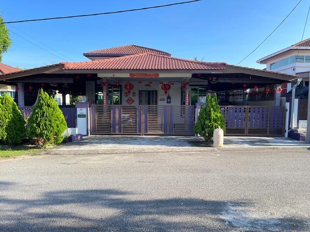 Bungalow for sale in Durian Tunggal, Malaka