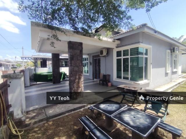 Bungalow for sale in Malaka