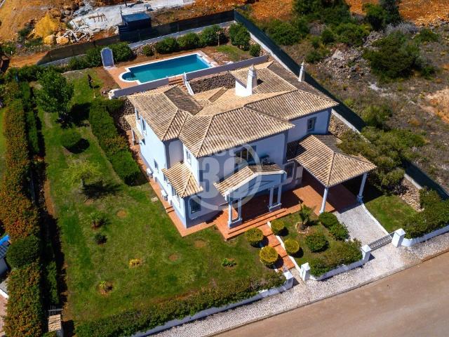 Vivenda venda em Albufeira e Olhos de Água, Albufeira