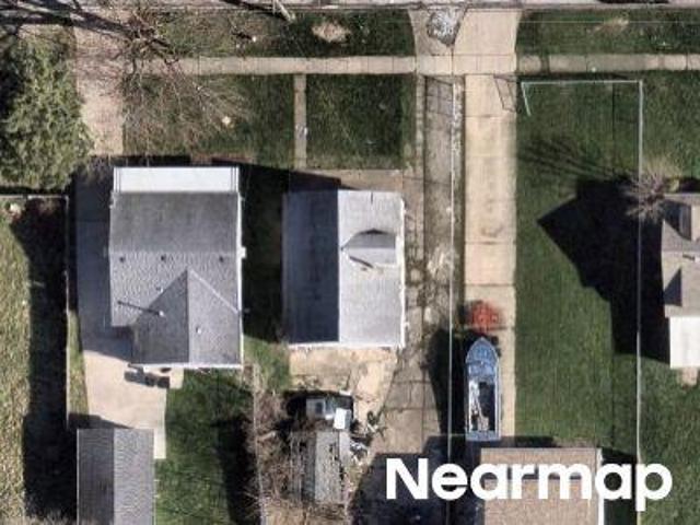House for sale in Elyria