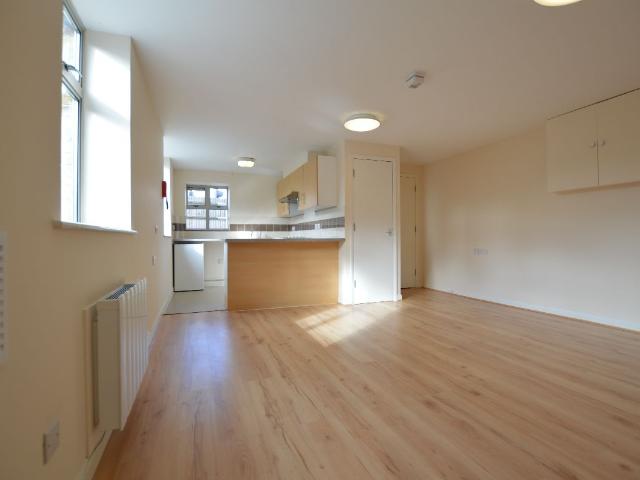 Studio for rent in London Borough of Lewisham, Bell Green