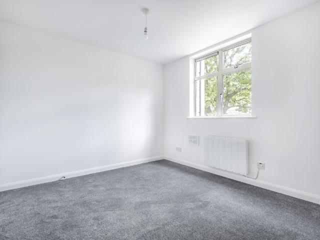 Apartment for rent in London Borough of Lewisham, Bell Green