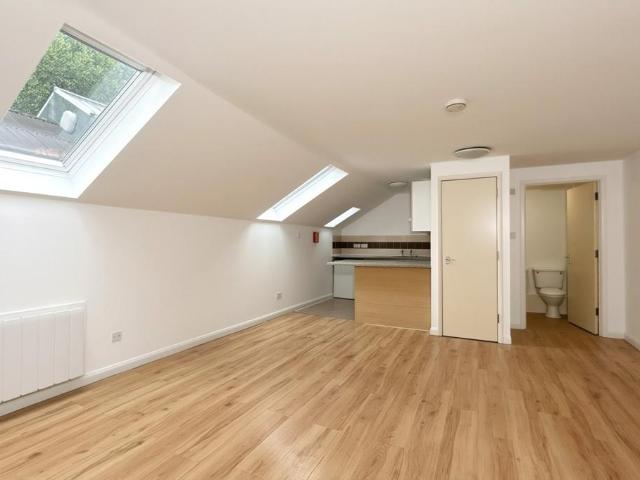 Apartment for rent in London Borough of Lewisham, Bell Green