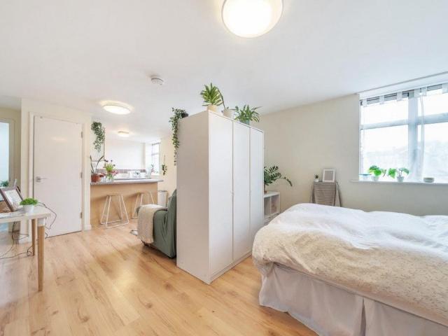 Apartment for rent in Bell Green, Greater London