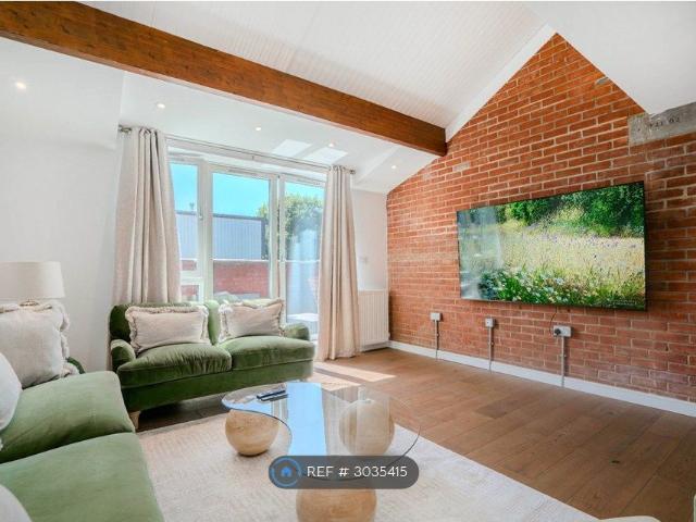 House for rent in London Borough of Merton, Raynes Park