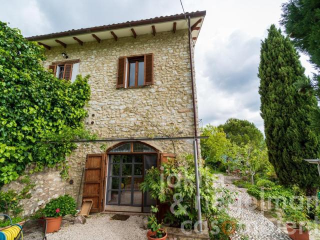 Casa in vendita a Spoleto, Umbria