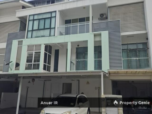 Townhouse for sale in Petaling, Subang Jaya