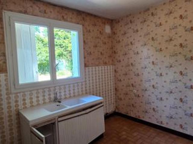 Villa vente à Montmorillon, Saint-pierre-de-maillé