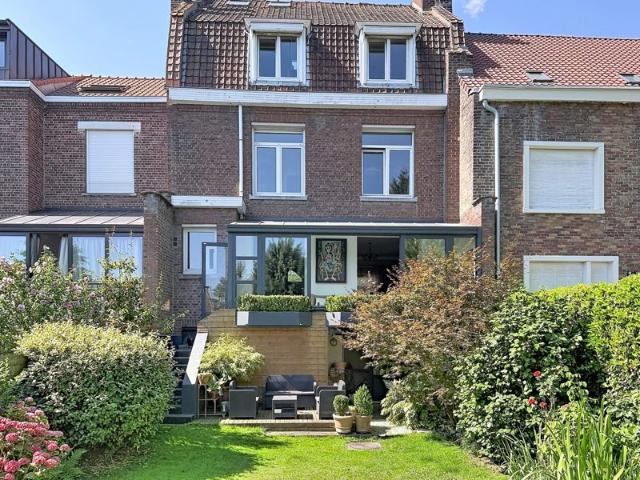 Maison vente à Lille, Croix