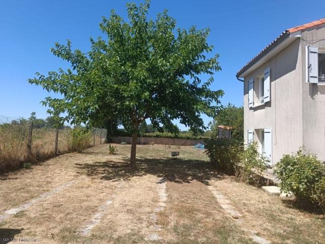 Maison vente à Confolens, Brettes