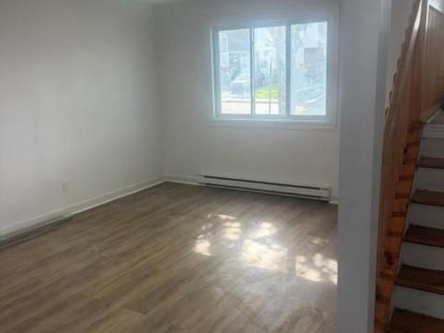 Apartment for rent in Rivière-des-Prairies–Pointe-aux-Trembles, Montréal