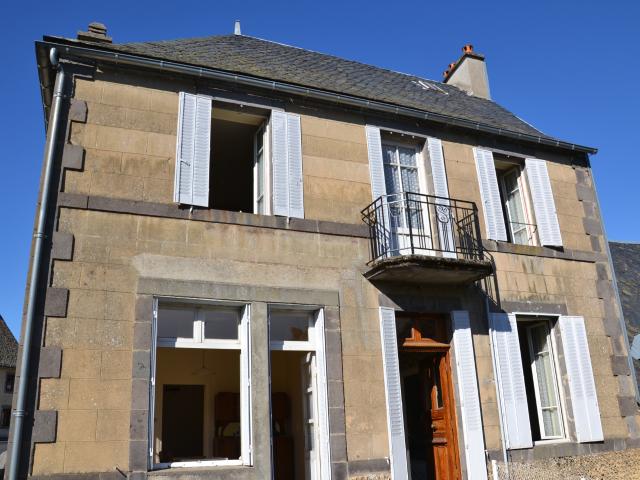 Maison vente à Issoire, Saint-sauves-d'auvergne