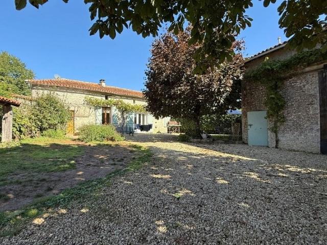 Maison vente à Confolens, Nanteuil-en-vallée