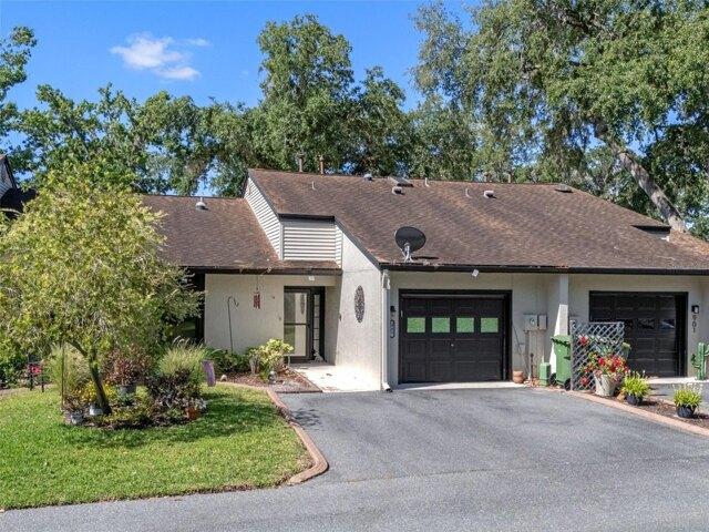 Condo for sale in Leesburg