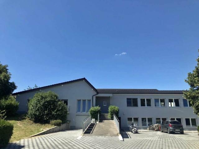 Einfamilienhaus mieten in Alle, Jura