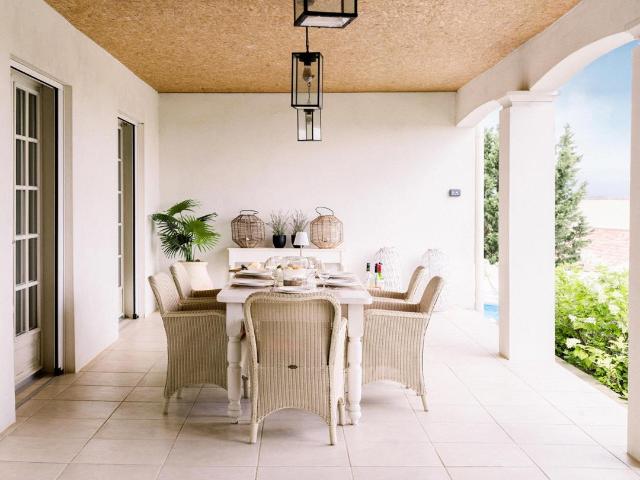 Maison vente à Narbonne, Escales
