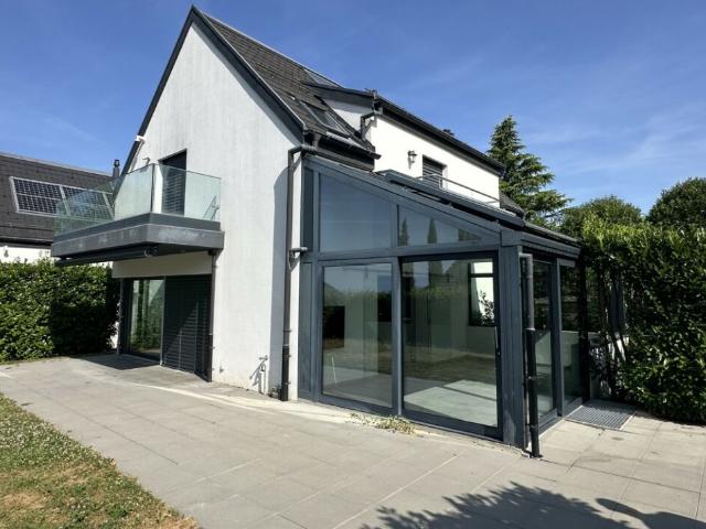 Einfamilienhaus mieten in Jouxtens-Mézery, Waadt