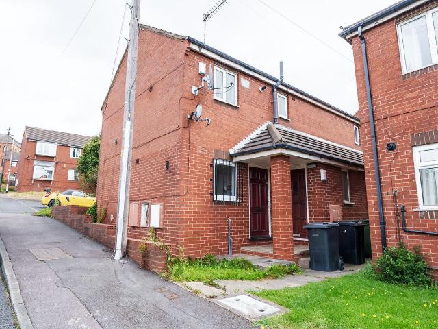 Apartment for rent in Hyde Park, West Yorkshire