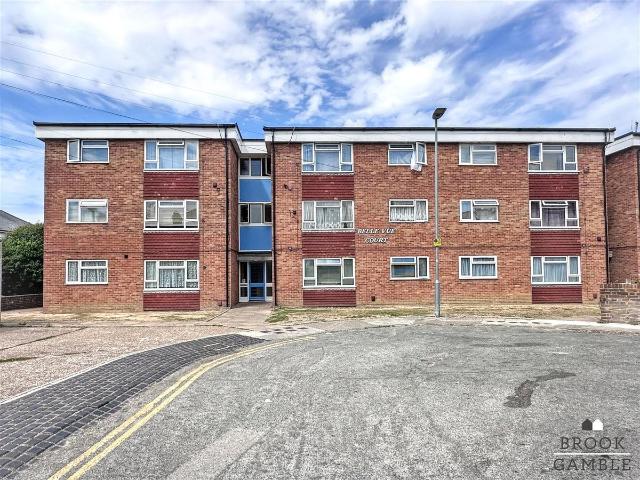 Apartment for rent in Roselands, Eastbourne