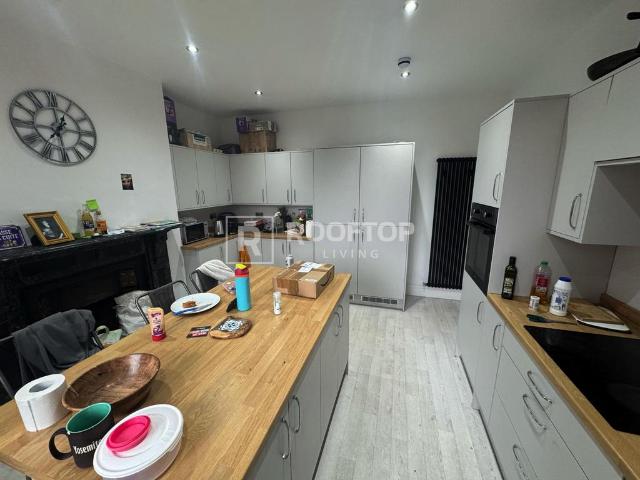 House for rent in Hyde Park, West Yorkshire