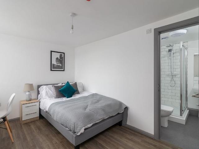 Room for rent in Kingsley Moor, Staffordshire