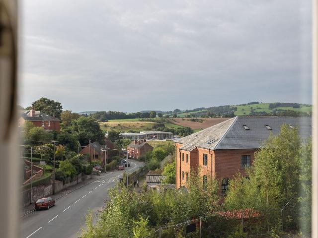 Room for rent in Kingsley Moor, Staffordshire