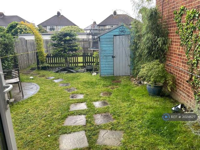 Apartment for rent in Falconwood, Greater London
