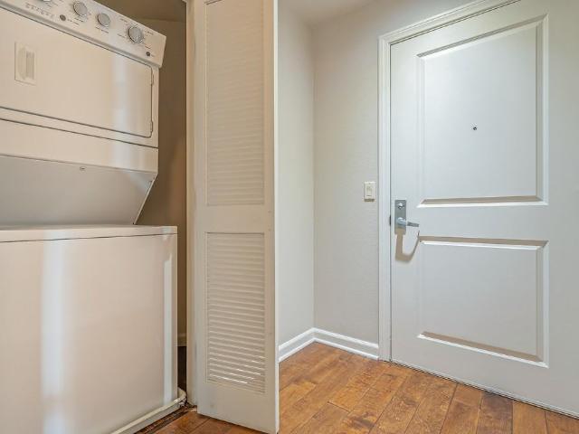 Apartment for rent in Canoga Park, California