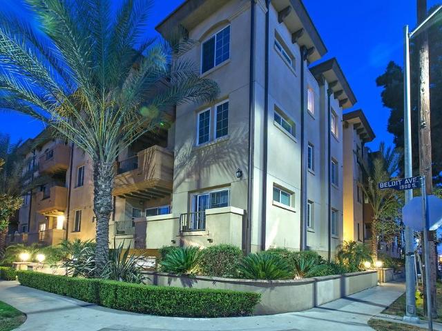Apartment for rent in Canoga Park, California
