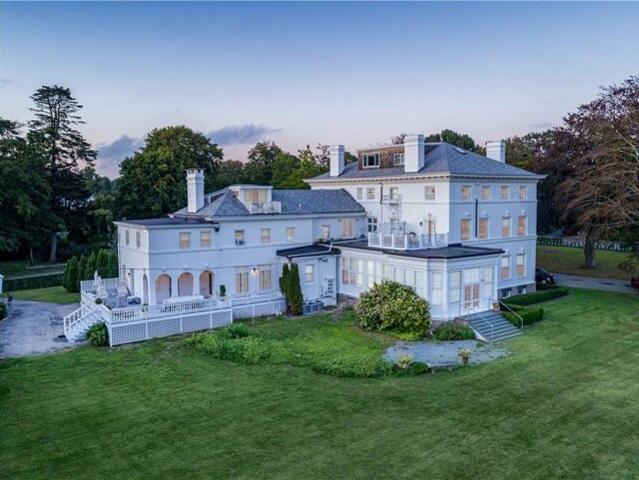 House for sale in Newport