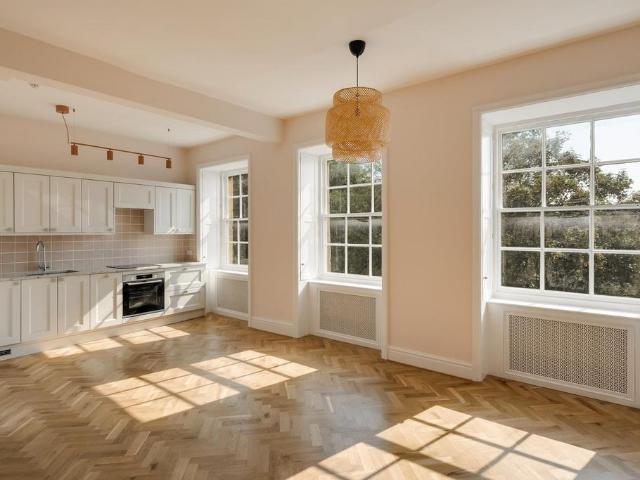 Apartment for rent in Cliftonwood, Bristol