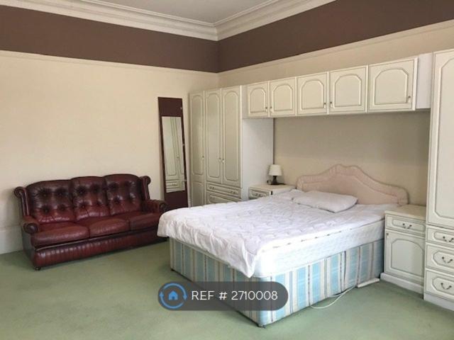 Apartment for rent in Hyde Park, West Yorkshire