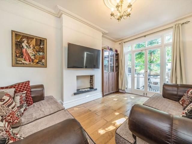 Apartment for rent in London Borough of Ealing, Perivale