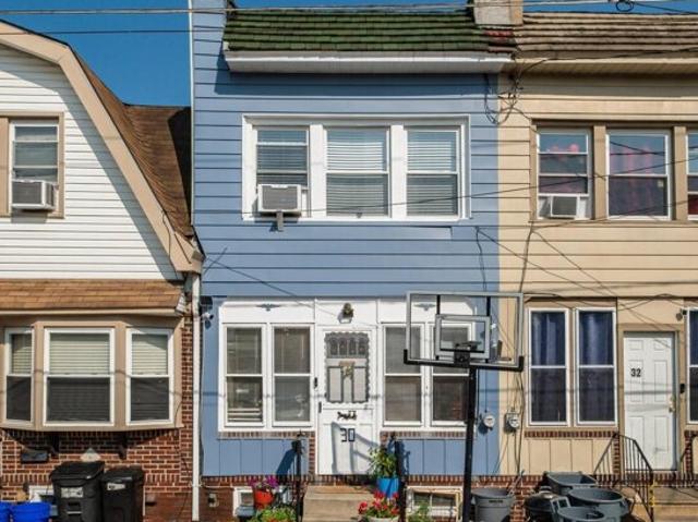 House for sale in Collingswood