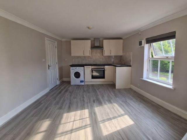 Apartment for rent in Bellevue, Southampton