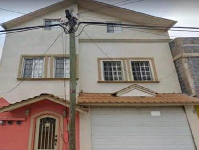 BELLÍSIMA CASA A SÓLO 5 MIN. DE PLAZA COMERCIAL VISTA HERMOSA