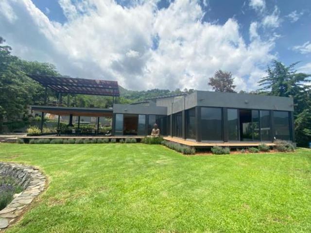 BELLISIMA CASA EN VENTA VALLE DE BRAVO, EL ARCO, CARR. COLORINES, EDO. MEX