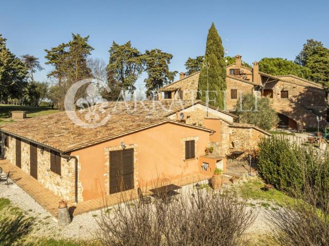 Locale Commerciale in vendita a Gioiella, Umbria