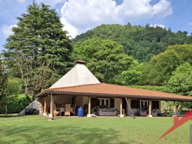 Villa Indipendente in vendita a Villa d'Adda, Bergamo