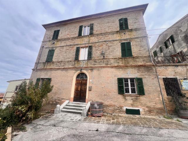 Casa in vendita a Macine, Marche