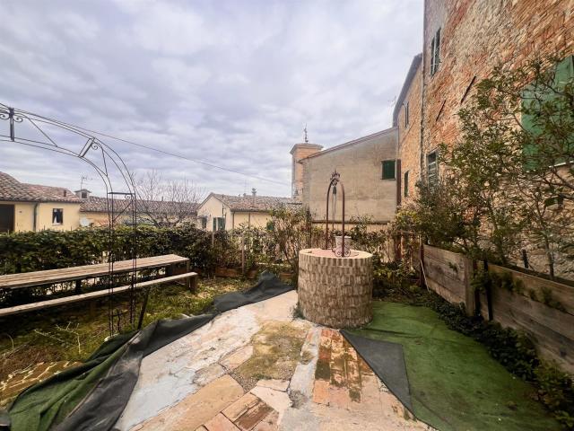 Casa in vendita a Macine, Marche