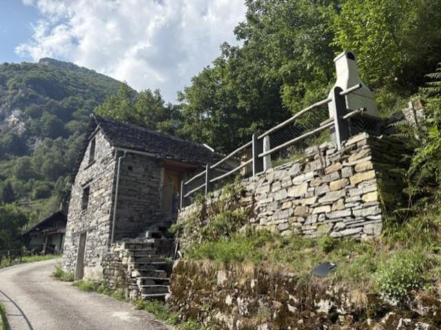 Zweifamilienhaus kaufen in Onsernone, Tessin
