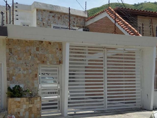 Casa en venta en Urbanizacion La Floresta, Turmero
