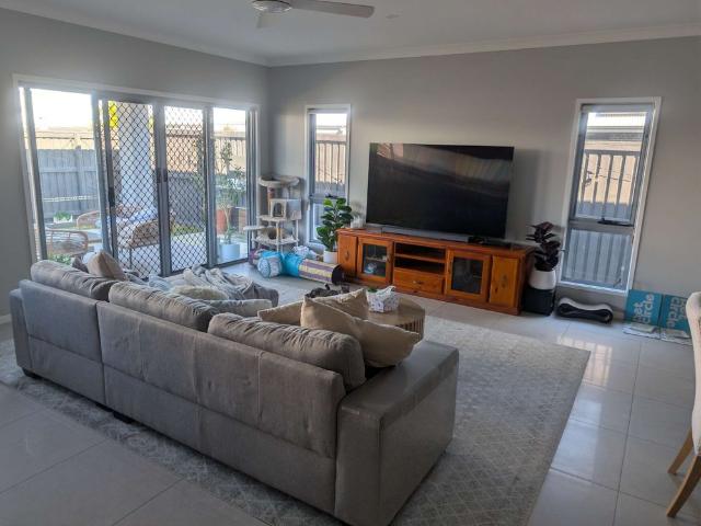 Room for rent in Kings Creek, Queensland