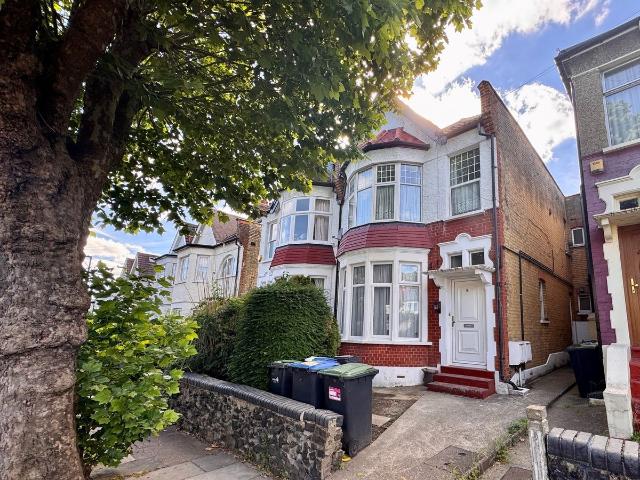 Apartment for rent in Palmers Green, Greater London