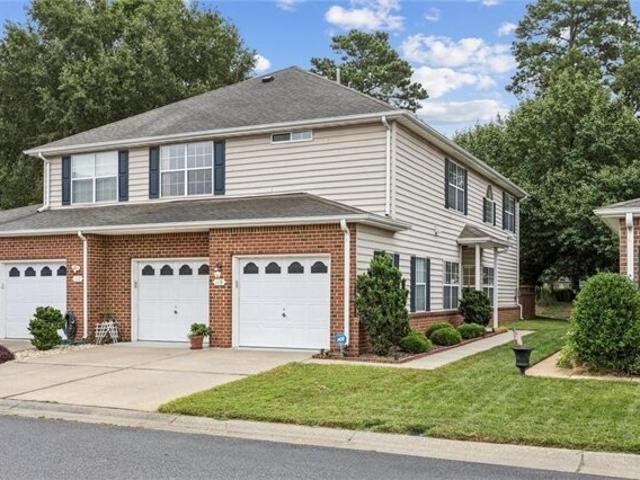 Condo for sale in Yorktown