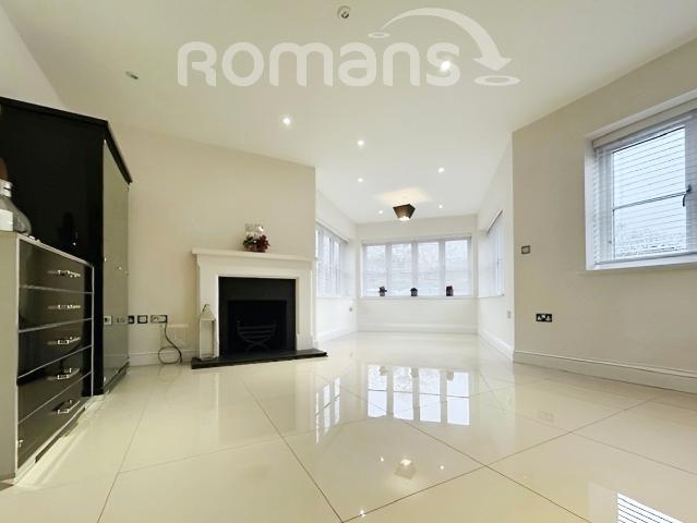 House for rent in Holyport, Bray