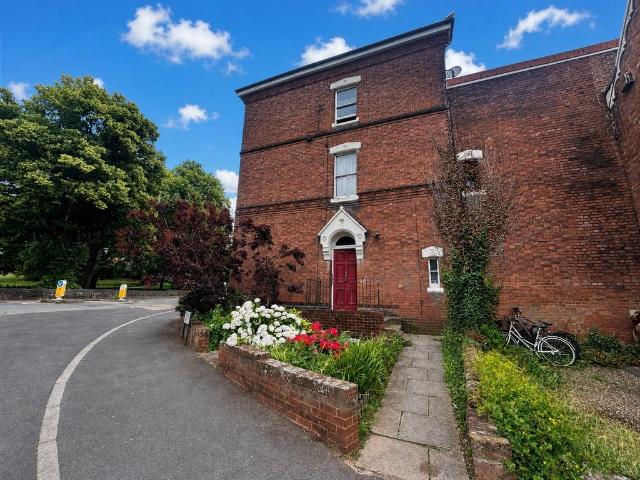 Apartment for rent in Watergate, Devon