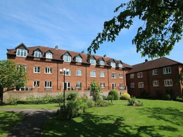 House for sale in Pachesham Park, Surrey